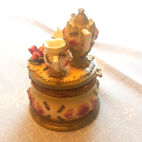 Vintage Tiny Trinket Box - Picture 4 of 12